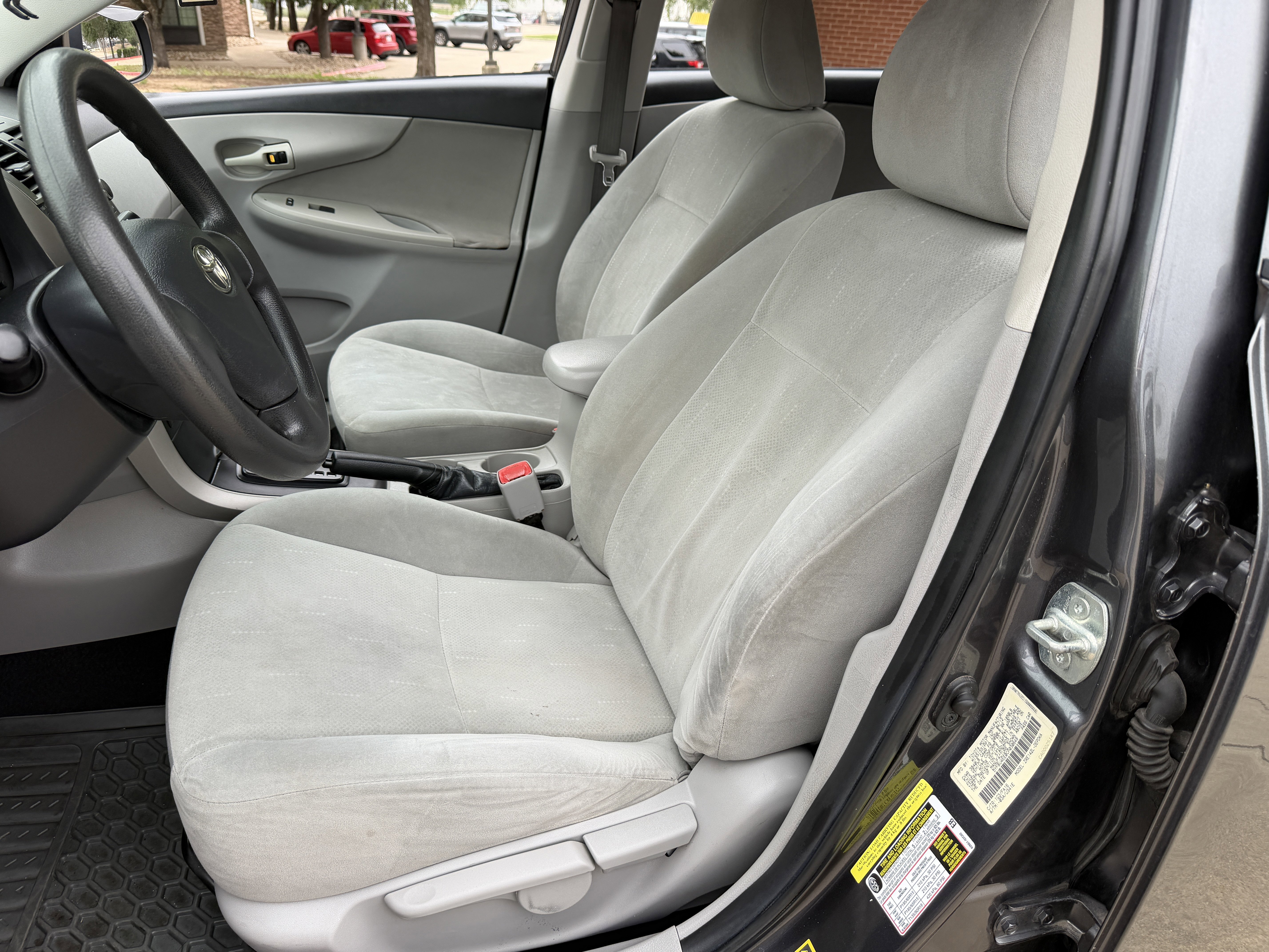 Used 2012 Toyota Corolla L FWD image 19