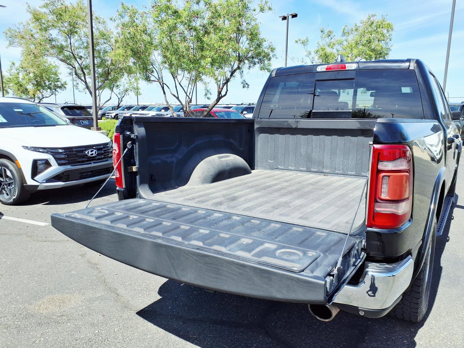 Used 2020 RAM 1500 Laramie AWD/4WD image 16