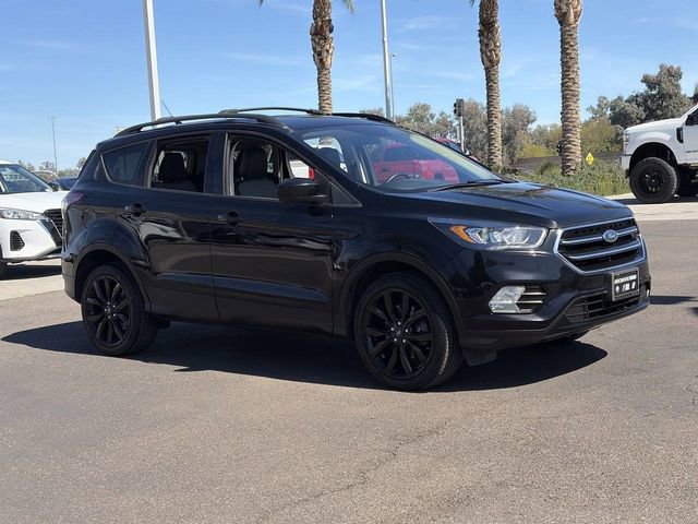 Used 2018 Ford Escape SE w/ SE Sport Appearance Package image 4
