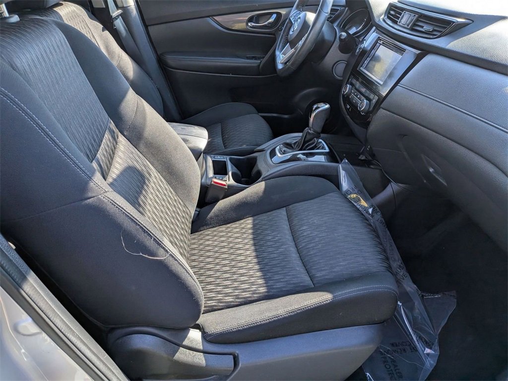 Used 2017 Nissan Rogue SV image 28