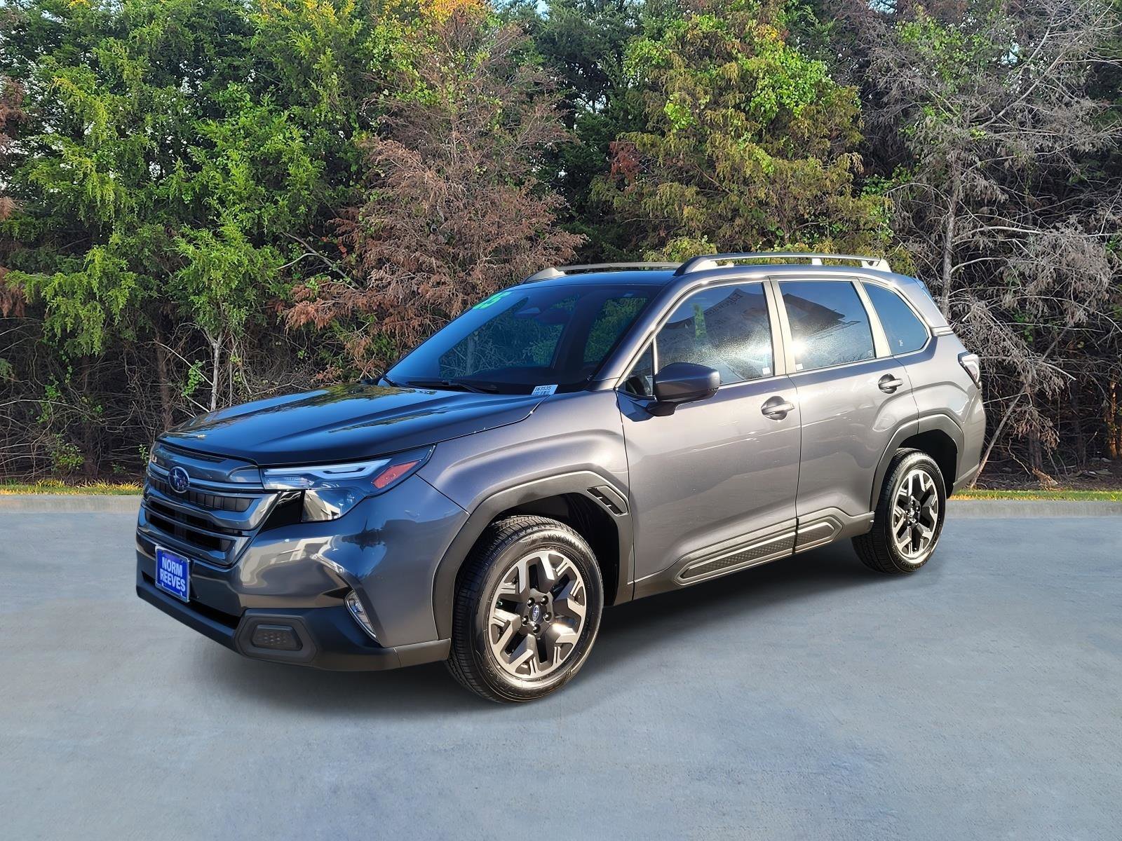 Used 2025 Subaru Forester Premium image 1
