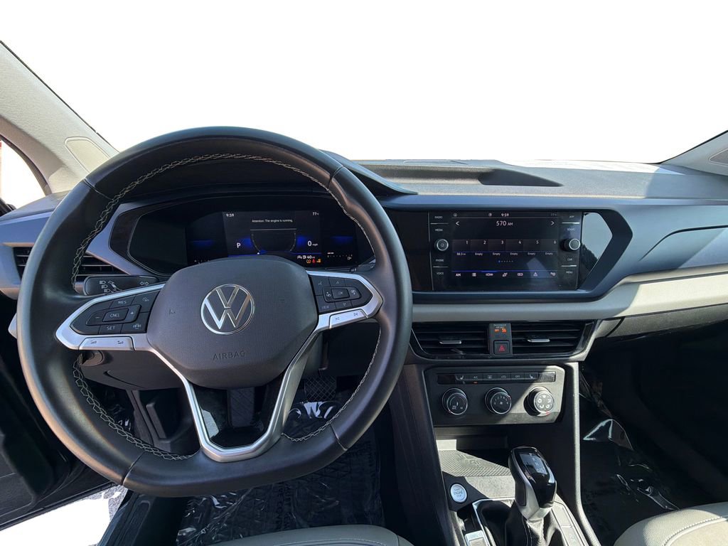Used 2022 Volkswagen Taos SE w/ Panoramic Sunroof Package FWD image 22