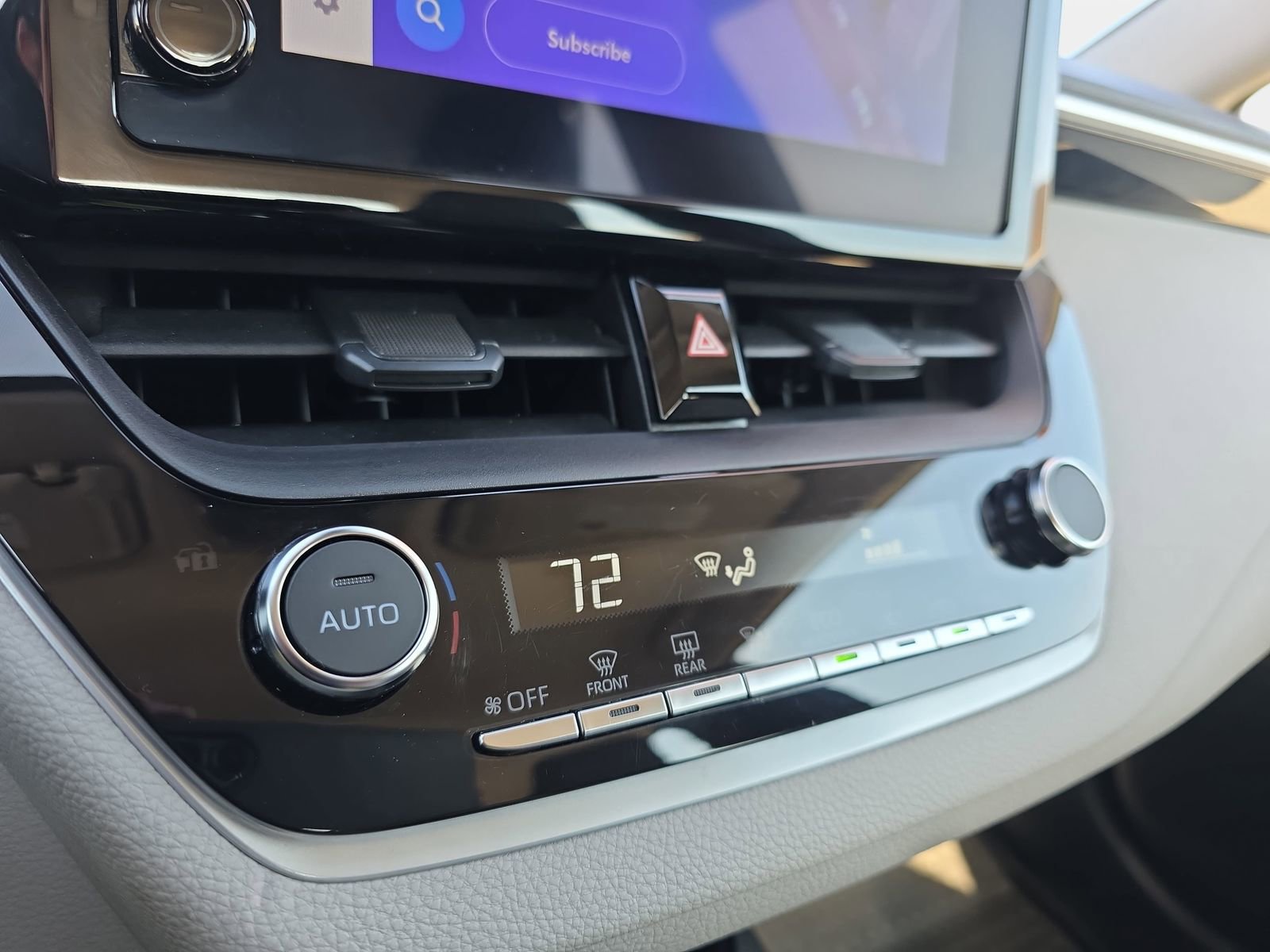 Used 2024 Toyota Corolla LE image 23