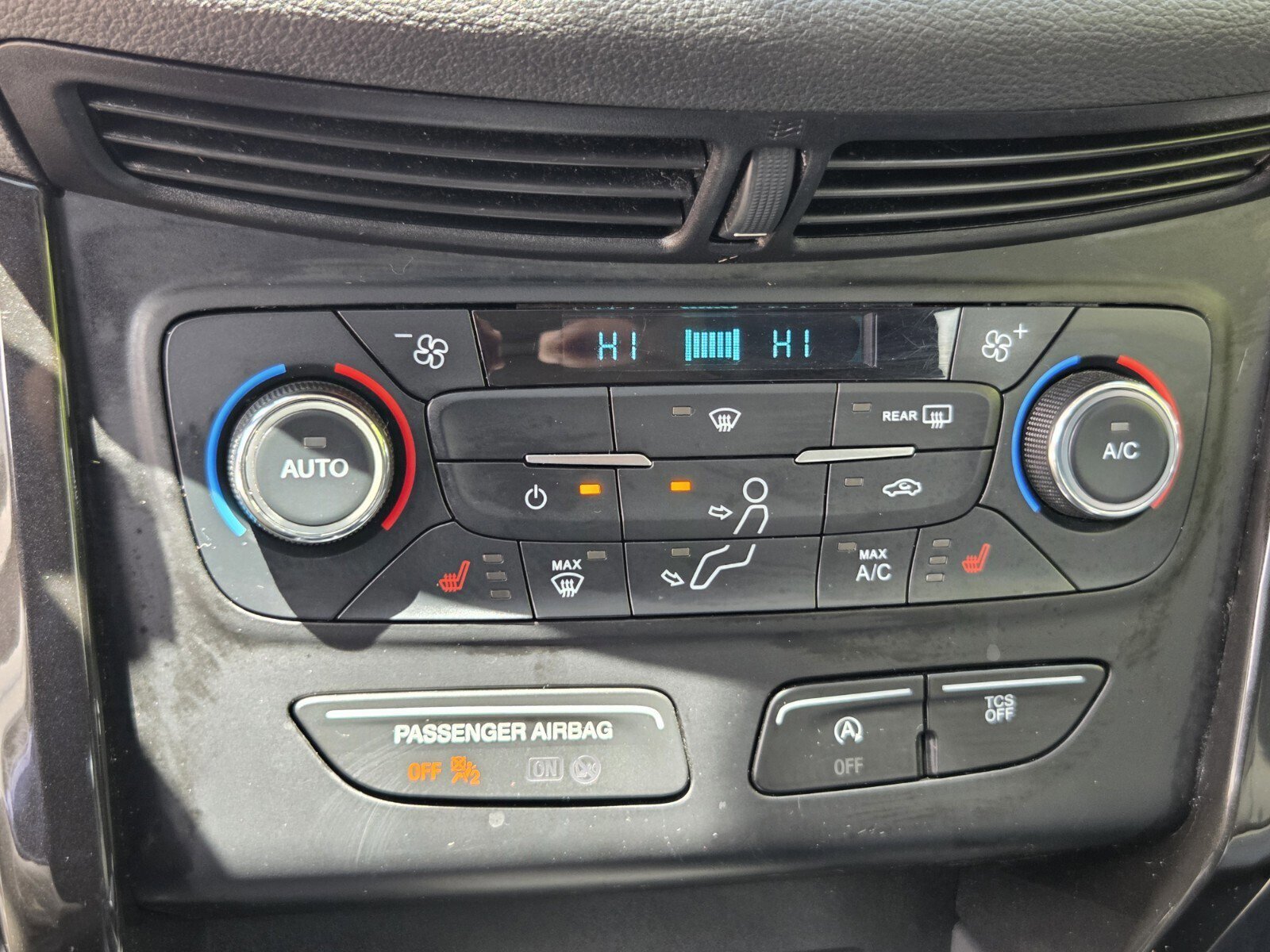 Used 2017 Ford Escape Titanium FWD image 27