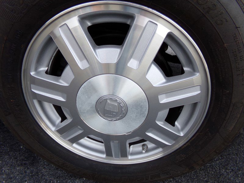 Used 2003 Cadillac De Ville Sedan w/ Comfort & Convenience Package image 85