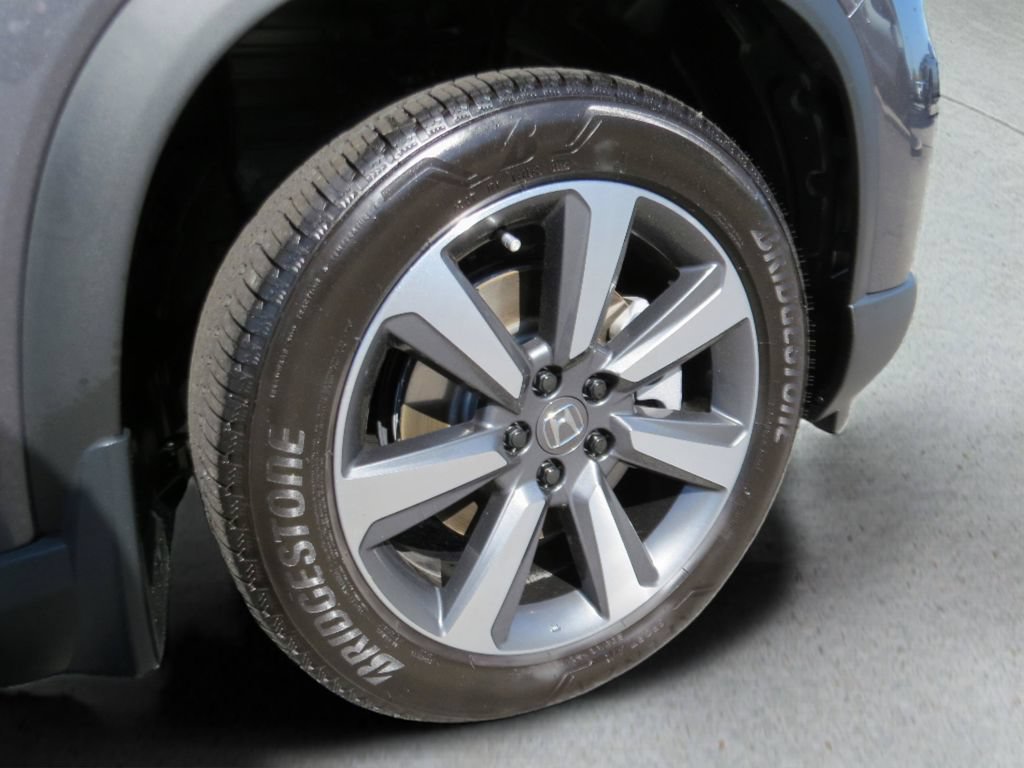 Used 2025 Honda Pilot Elite image 12