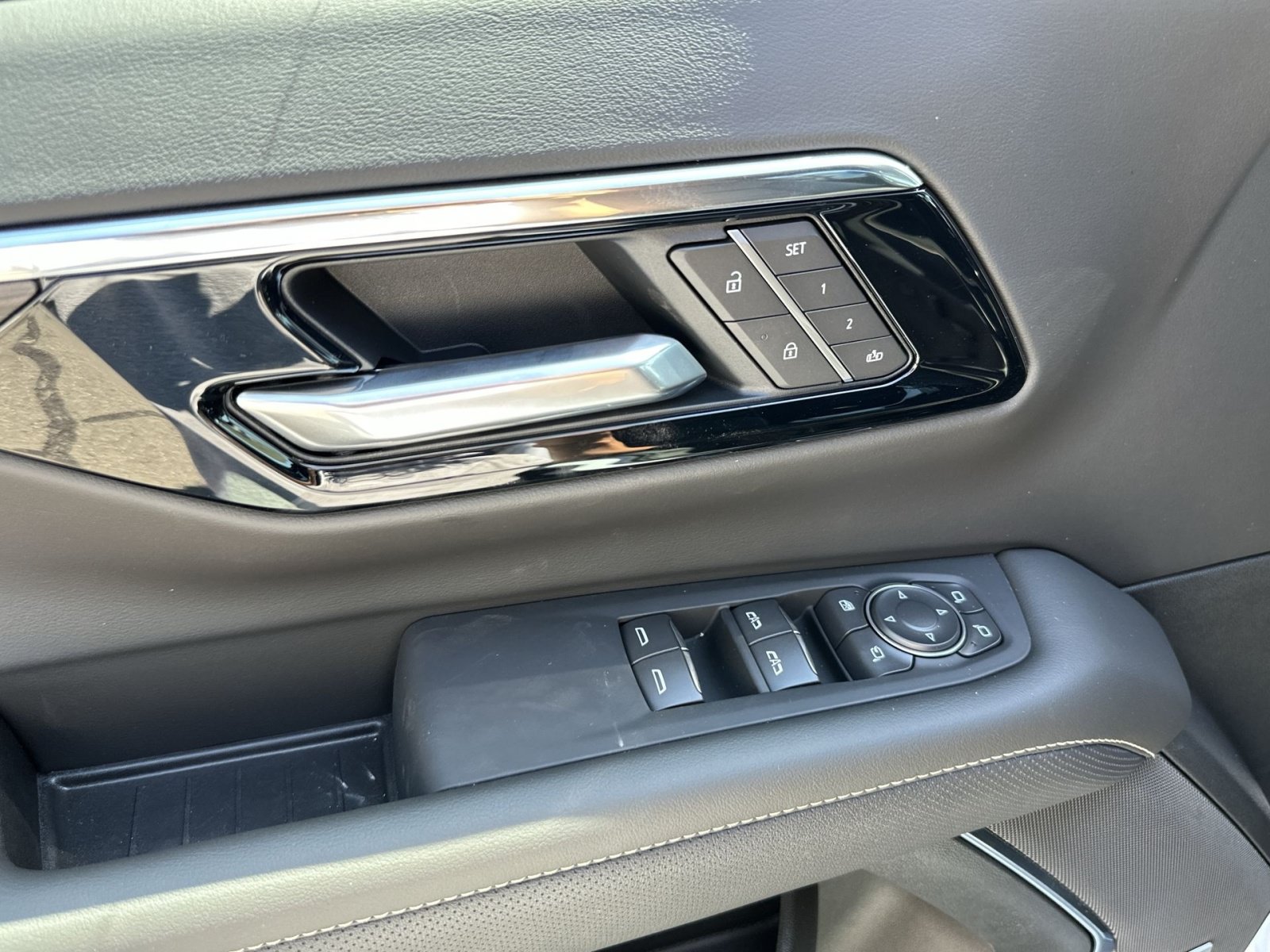 New 2026 Chevrolet Suburban Premier AWD/4WD image 15