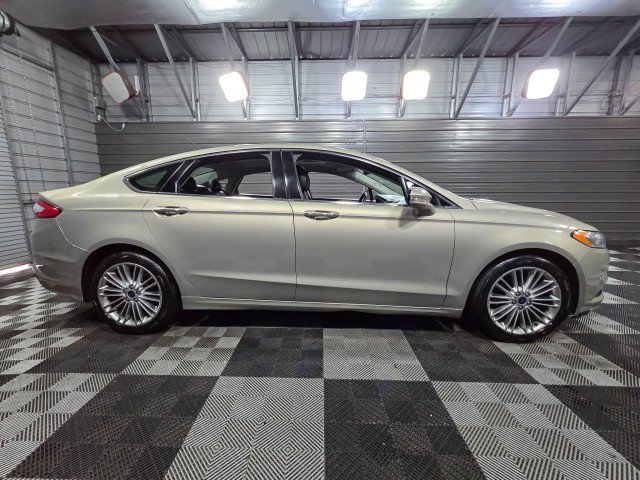 Used 2016 Ford Fusion SE w/ Equipment Group 202A image 9