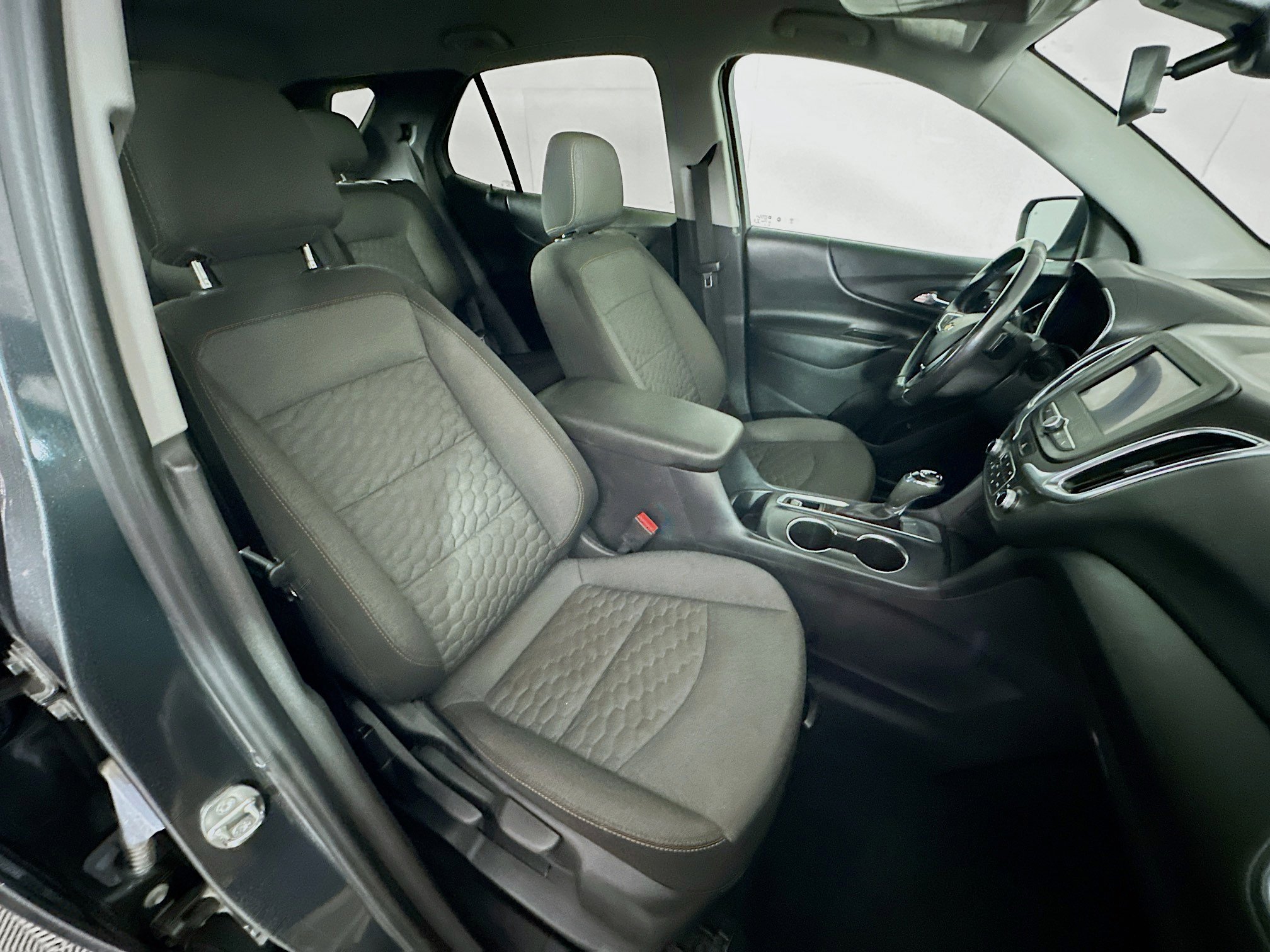 Used 2020 Chevrolet Equinox LT FWD image 31