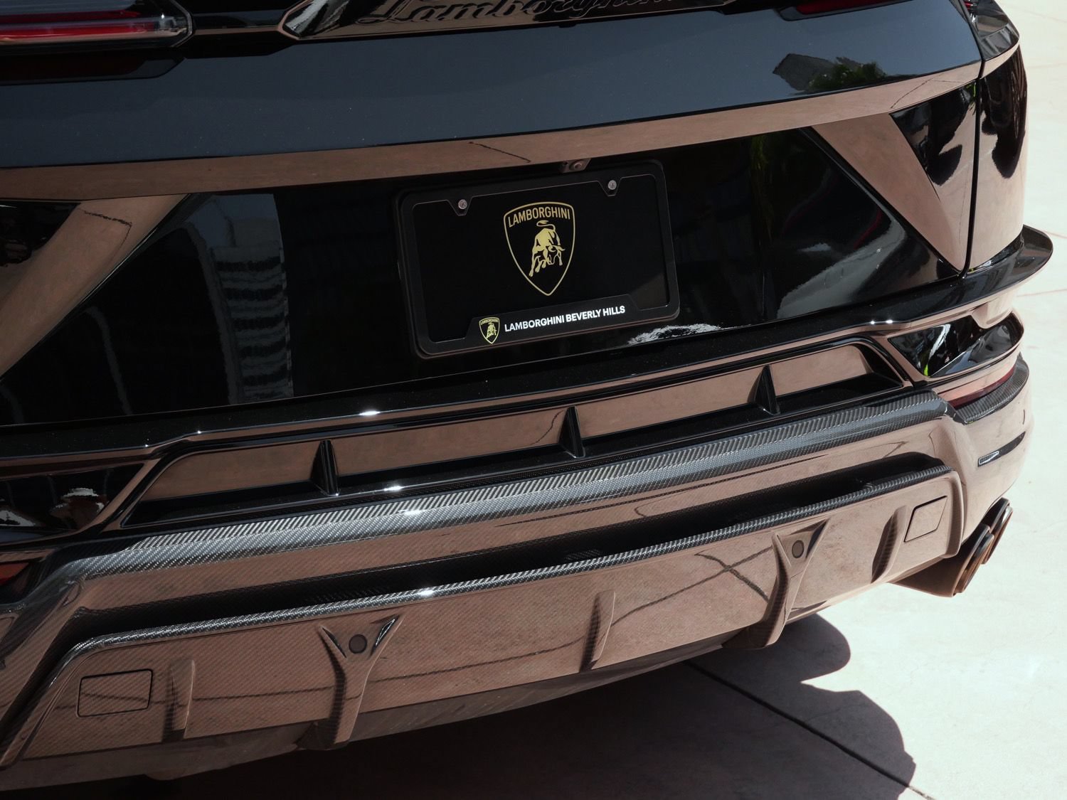 Used 2024 Lamborghini Urus Performante AWD/4WD image 24
