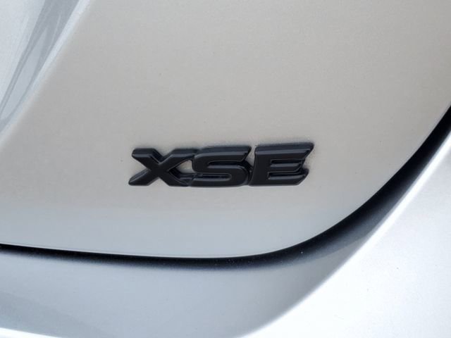 Used 2021 Toyota Camry XSE FWD image 5