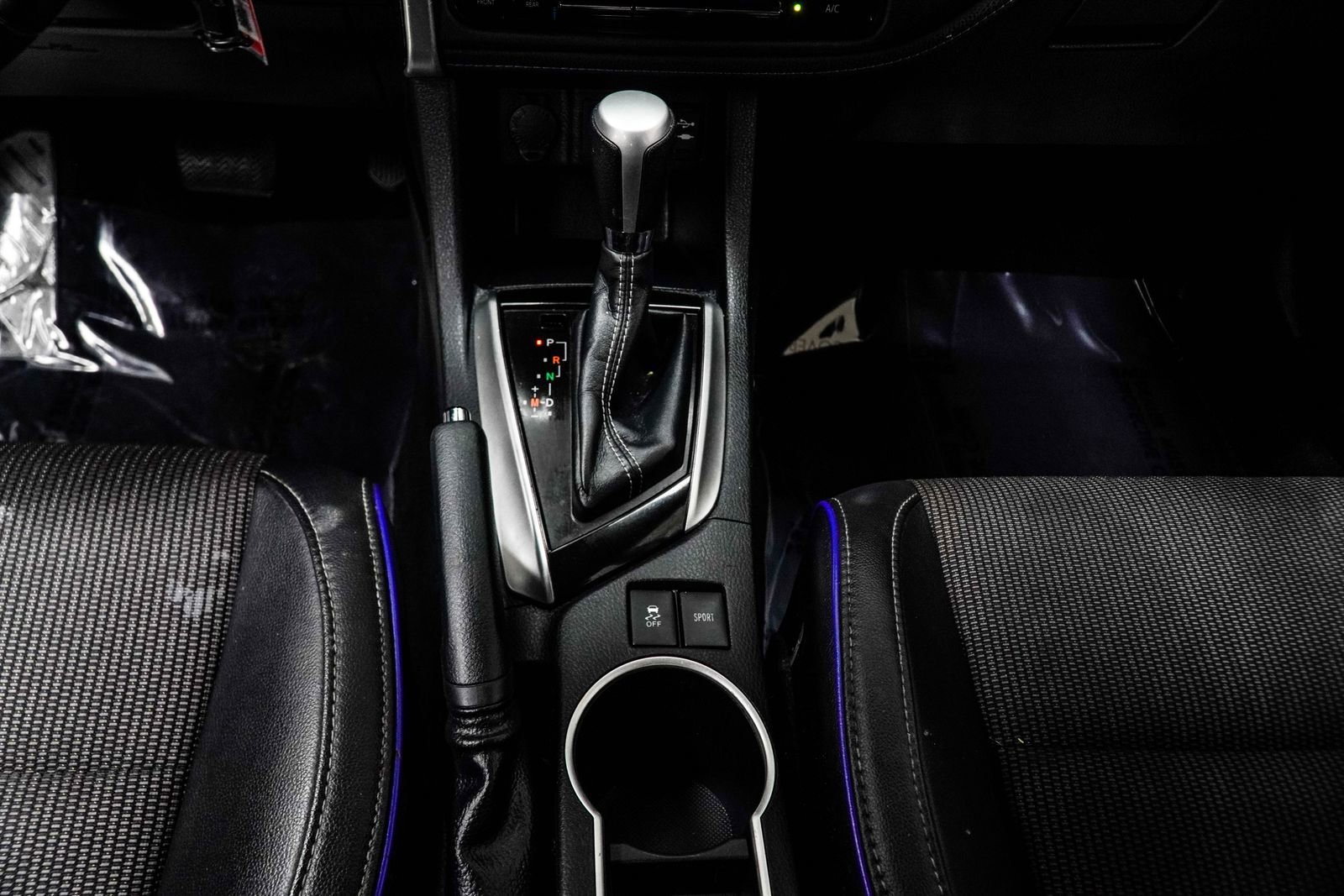 Used 2018 Toyota Corolla SE image 21