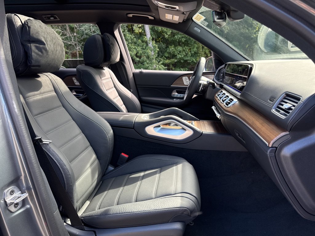 New 2026 Mercedes-Benz GLS 580 4MATIC image 40