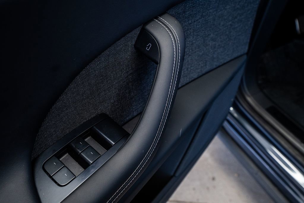 Used 2024 Tesla Model X image 30