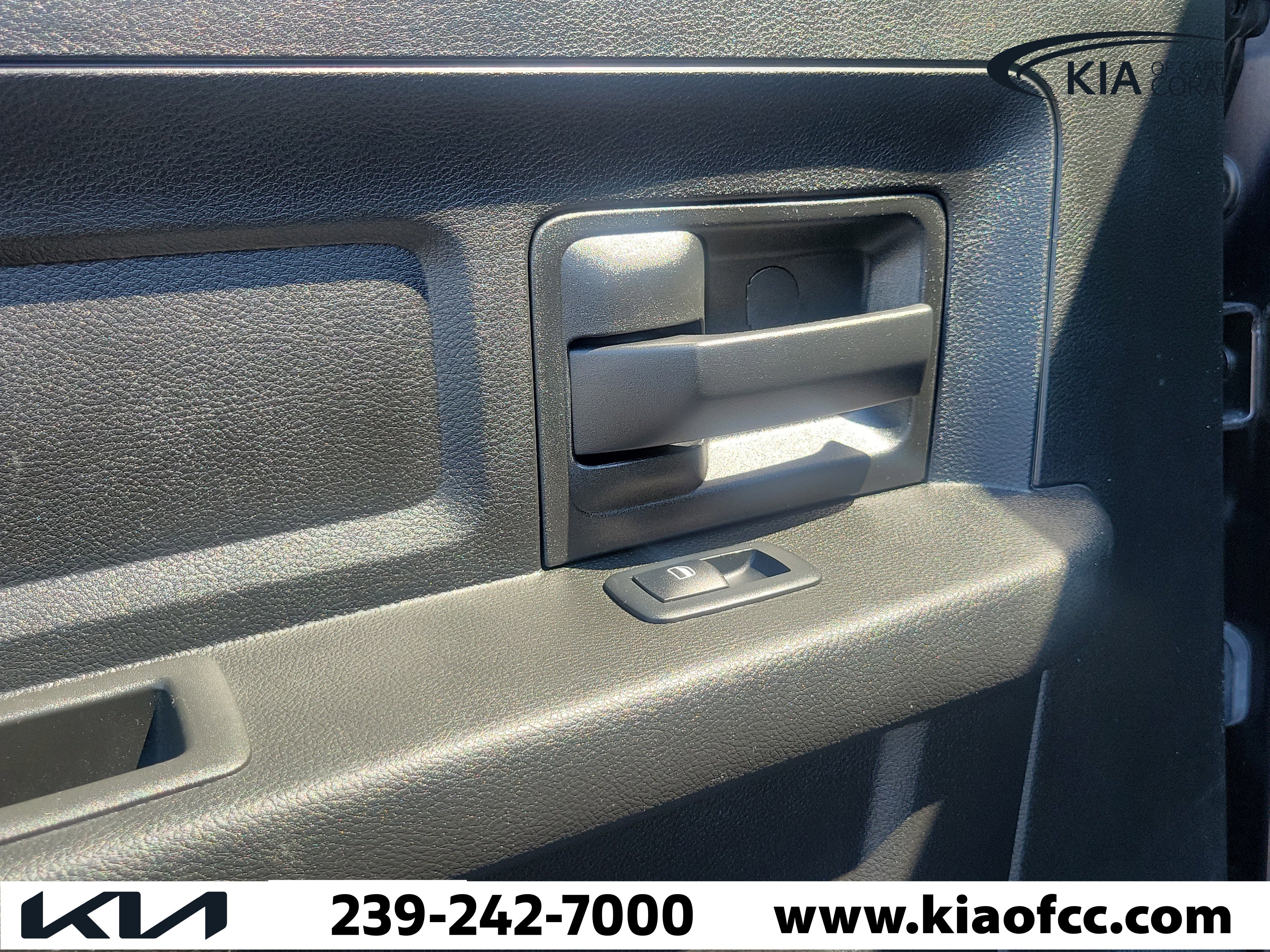 Used 2018 RAM 2500 Tradesman w/ Chrome Appearance Group AWD/4WD image 14