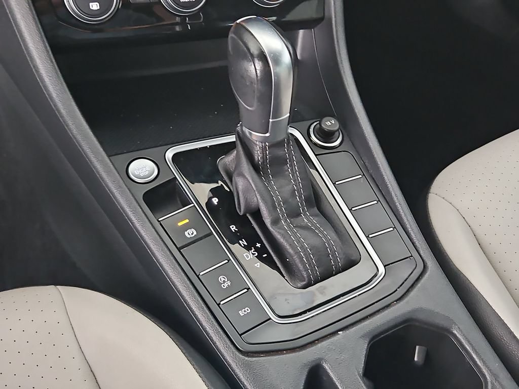 Used 2019 Volkswagen Jetta R-Line w/ R-Line Cold Weather Package FWD image 22