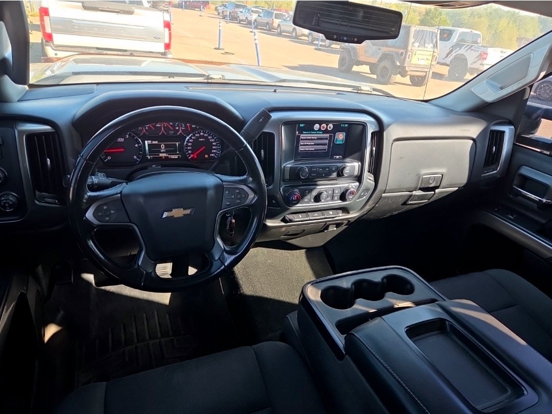 Used 2016 Chevrolet Silverado 2500 LT w/ LT Convenience Package AWD/4WD image 8