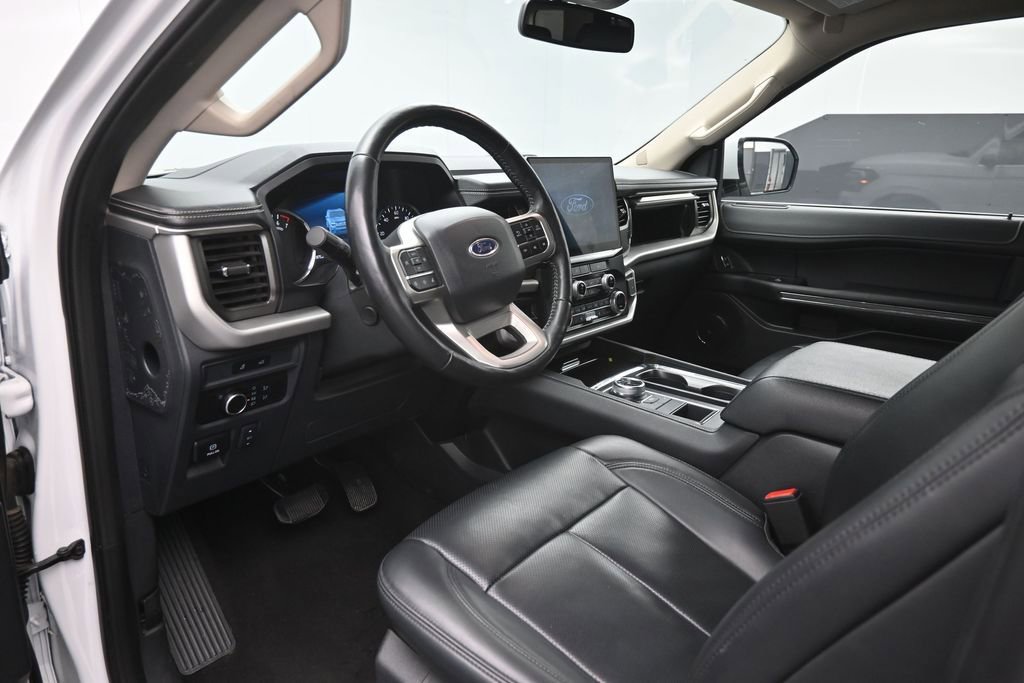 Used 2024 Ford Expedition XLT RWD image 19