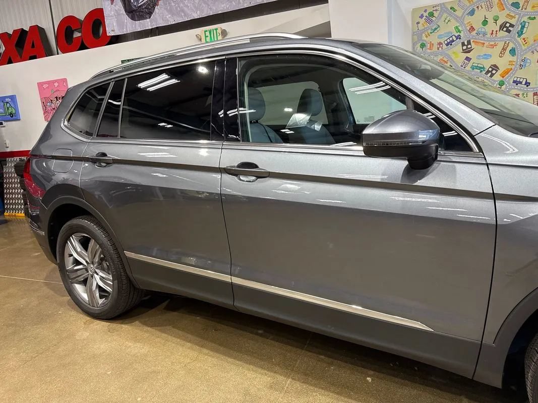 Used 2021 Volkswagen Tiguan SEL AWD/4WD image 56