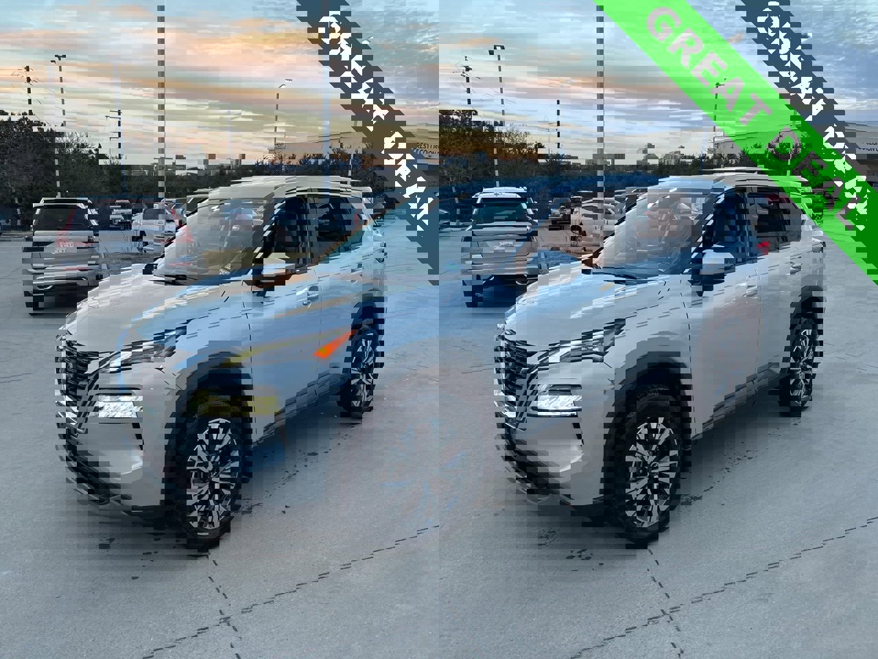 Used 2022 Nissan Rogue SV image 1