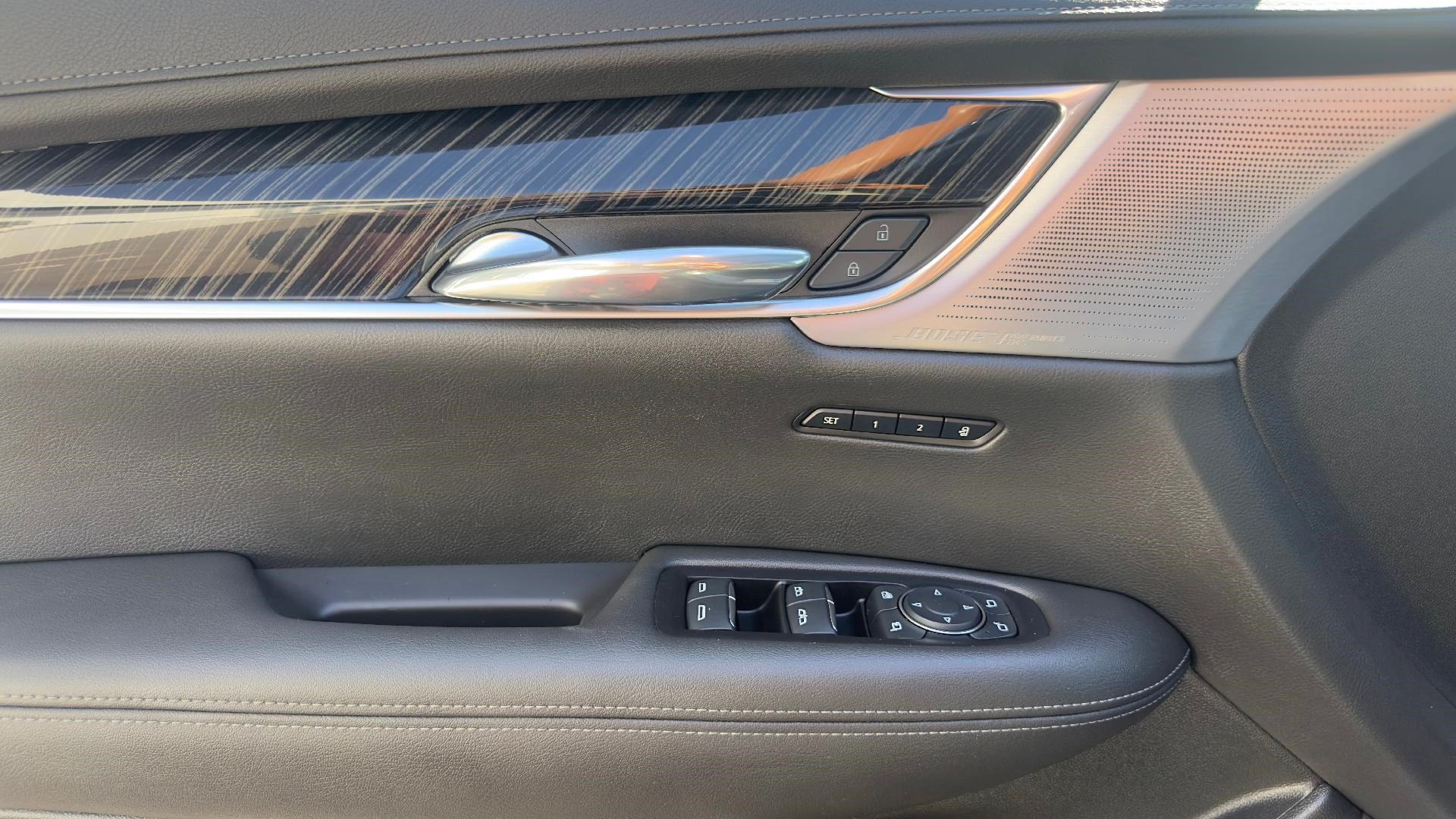 Certified 2025 Cadillac XT6 Premium Luxury AWD/4WD image 16