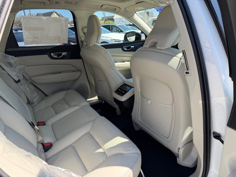 New 2026 Volvo XC60 B5 Ultra w/ Protection Package Premier AWD/4WD image 4