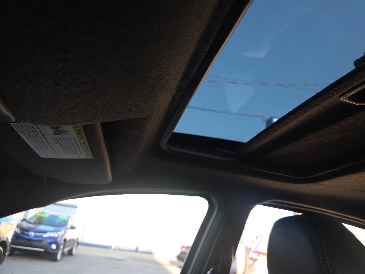 Used 2010 Ford Focus SES FWD image 11