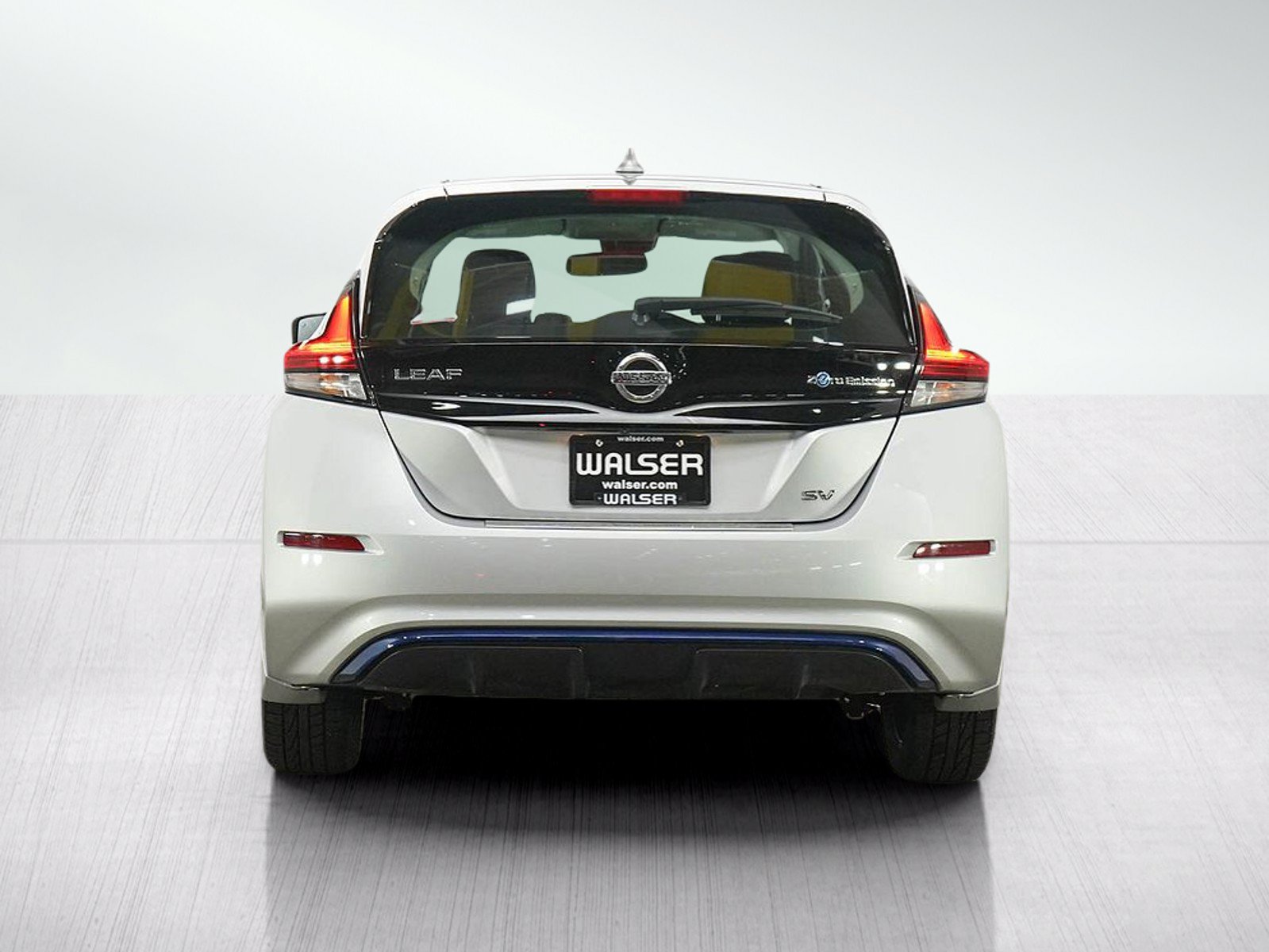 Used 2018 Nissan Leaf SV w/ SV Technology Package FWD image 4