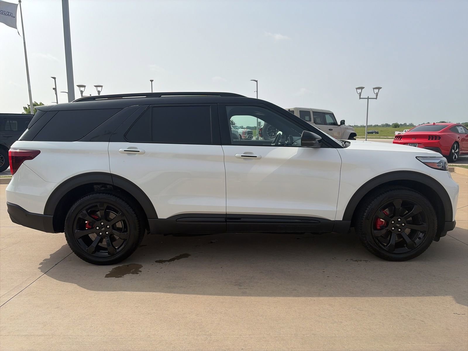 Used 2022 Ford Explorer ST w/ Equipment Group 401A AWD/4WD image 6