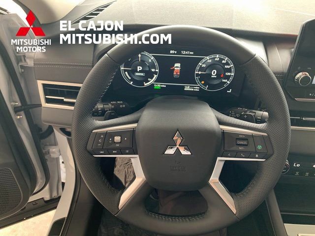 New 2025 Mitsubishi Outlander SE image 19