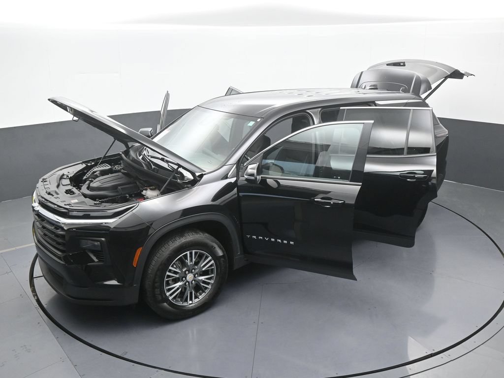 Used 2024 Chevrolet Traverse LS FWD image 73