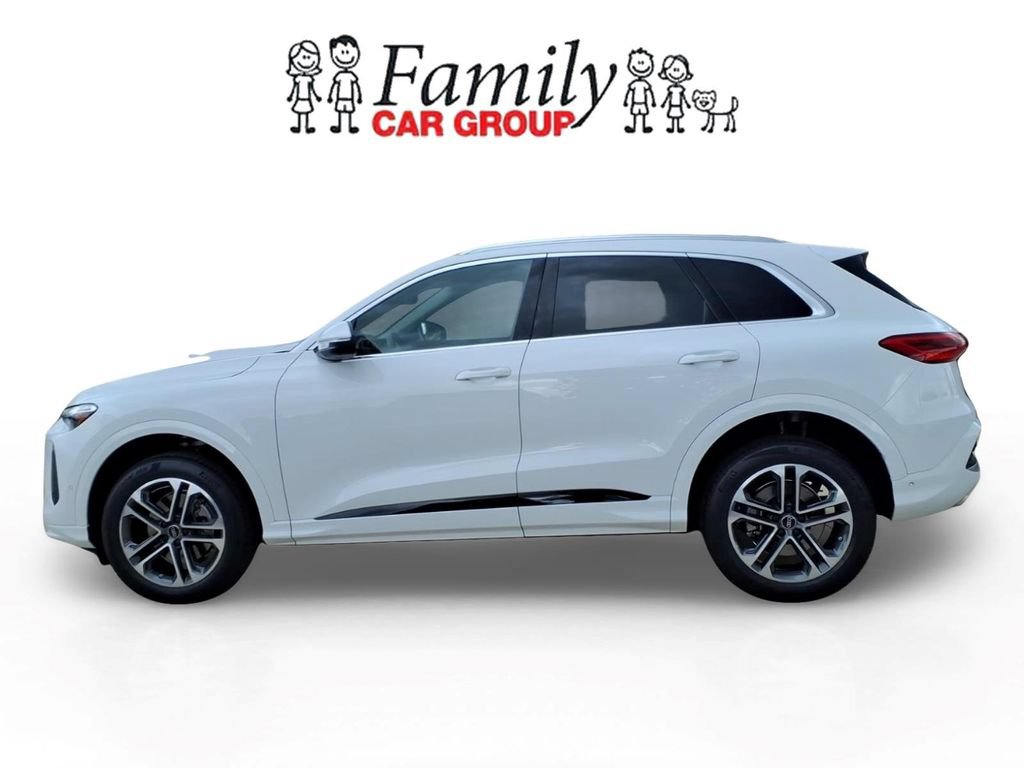 Used 2025 Audi Q5 Premium w/ Convenience Package AWD/4WD image 2