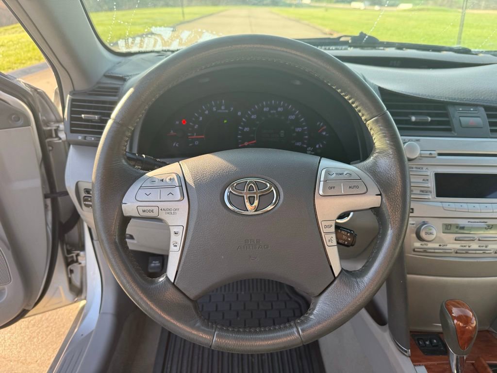 Used 2010 Toyota Camry image 27