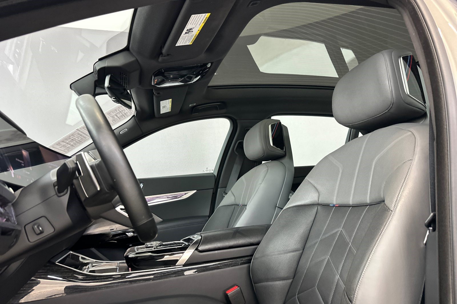 Certified 2023 BMW 740i RWD image 24
