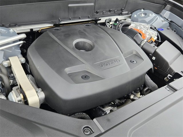 Used 2023 Volvo XC90 T8 Ultimate w/ Lounge Package image 18