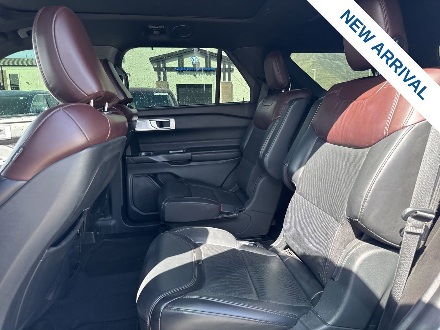 Used 2020 Ford Explorer Platinum w/ Premium Technology Package image 16