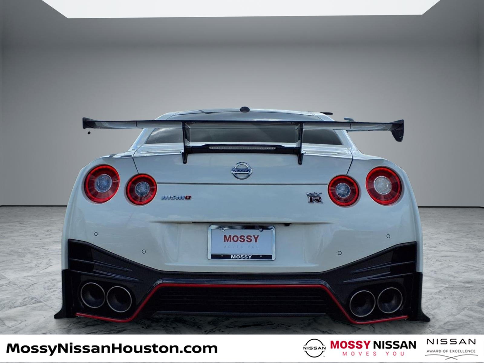Used 2019 Nissan GT-R NISMO AWD/4WD image 6