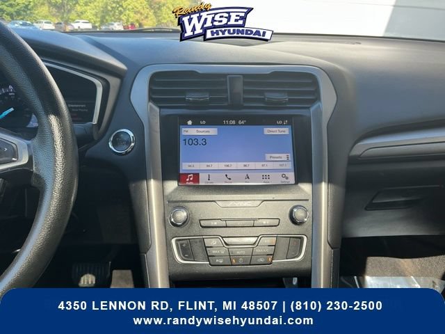Used 2019 Ford Fusion SE FWD image 22