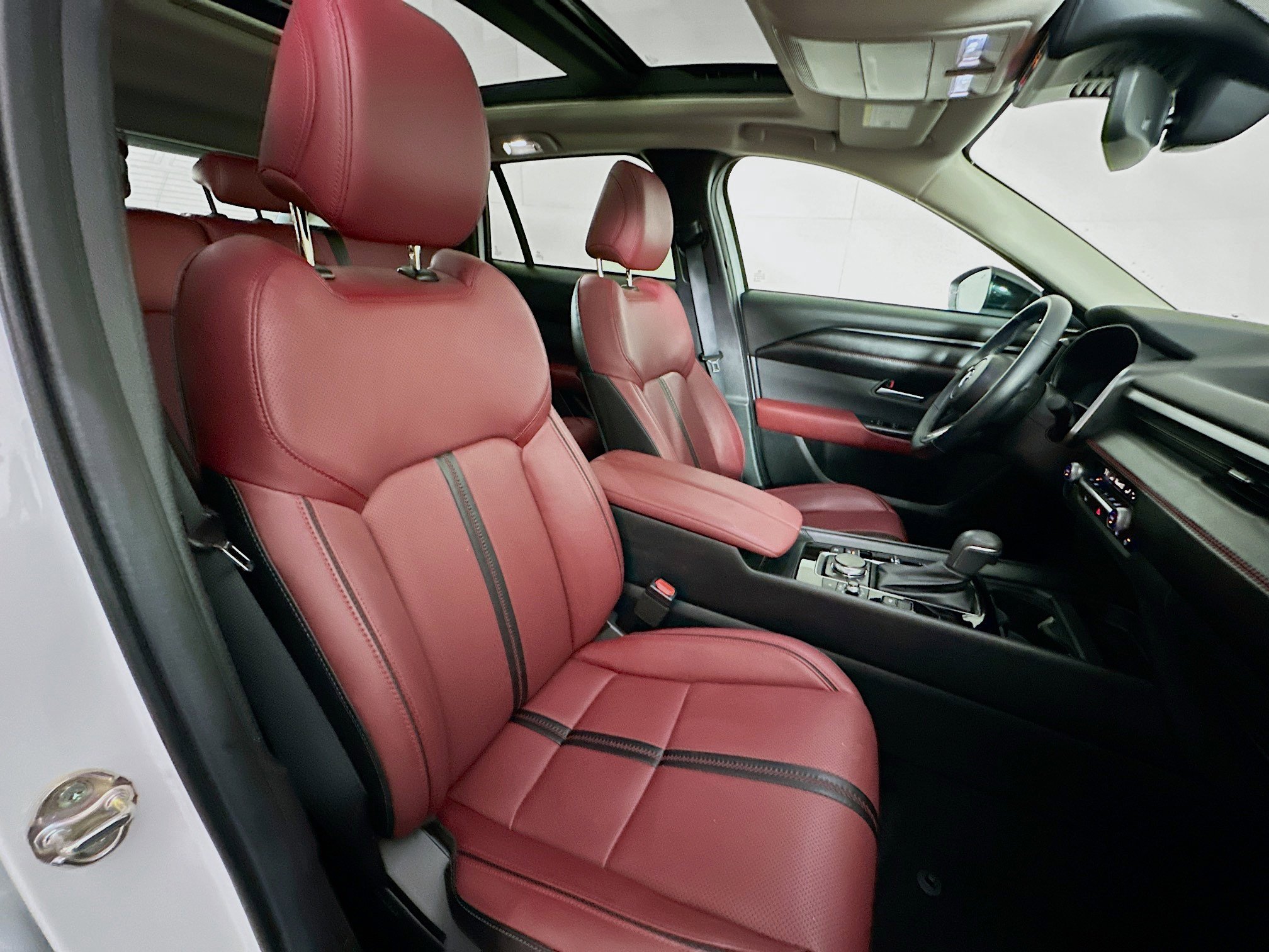 Used 2025 MAZDA CX-50 AWD 2.5 Hybrid w/ Premium Pkg image 31