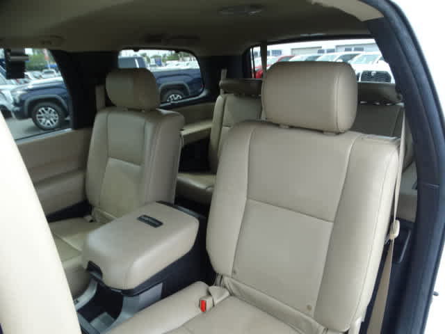 Certified 2020 Toyota Sequoia Platinum image 32