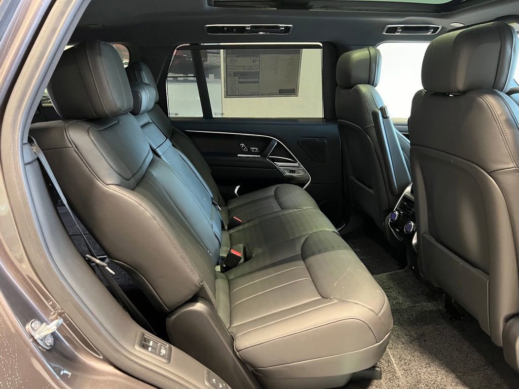 New 2025 Land Rover Range Rover Long Wheelbase SE image 19