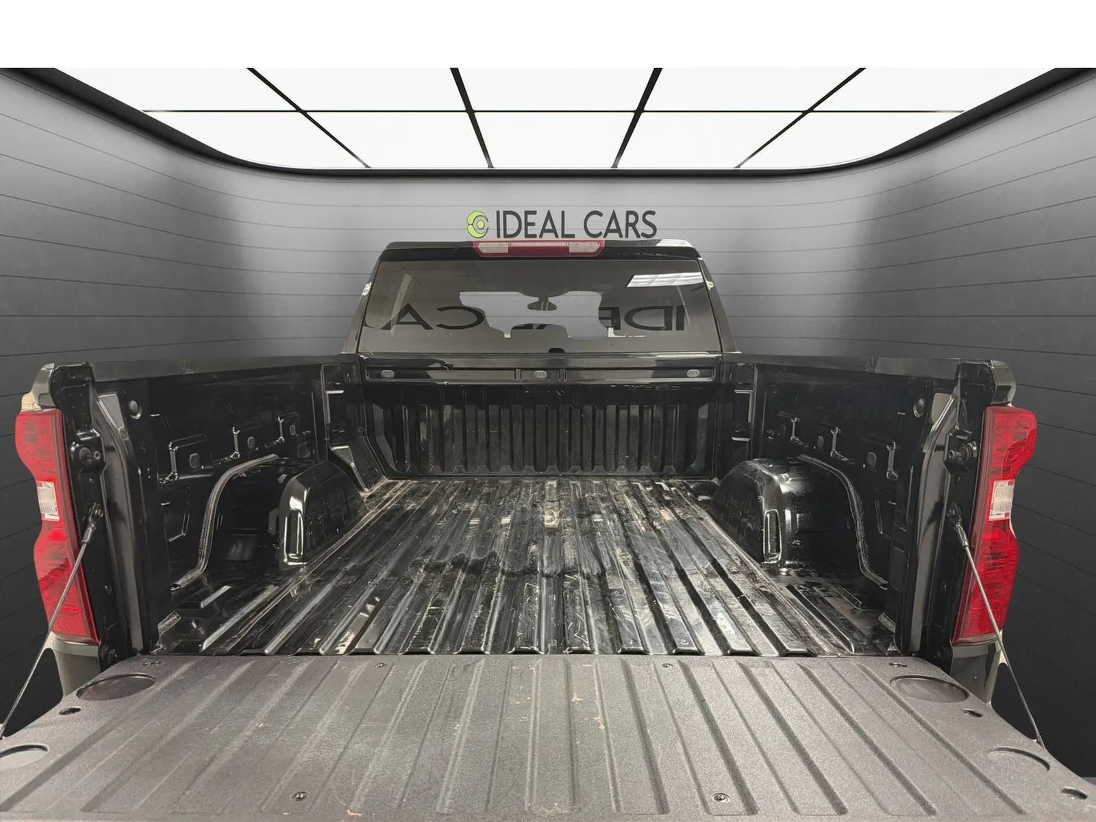 Used 2022 Chevrolet Silverado 1500 LT RWD image 18