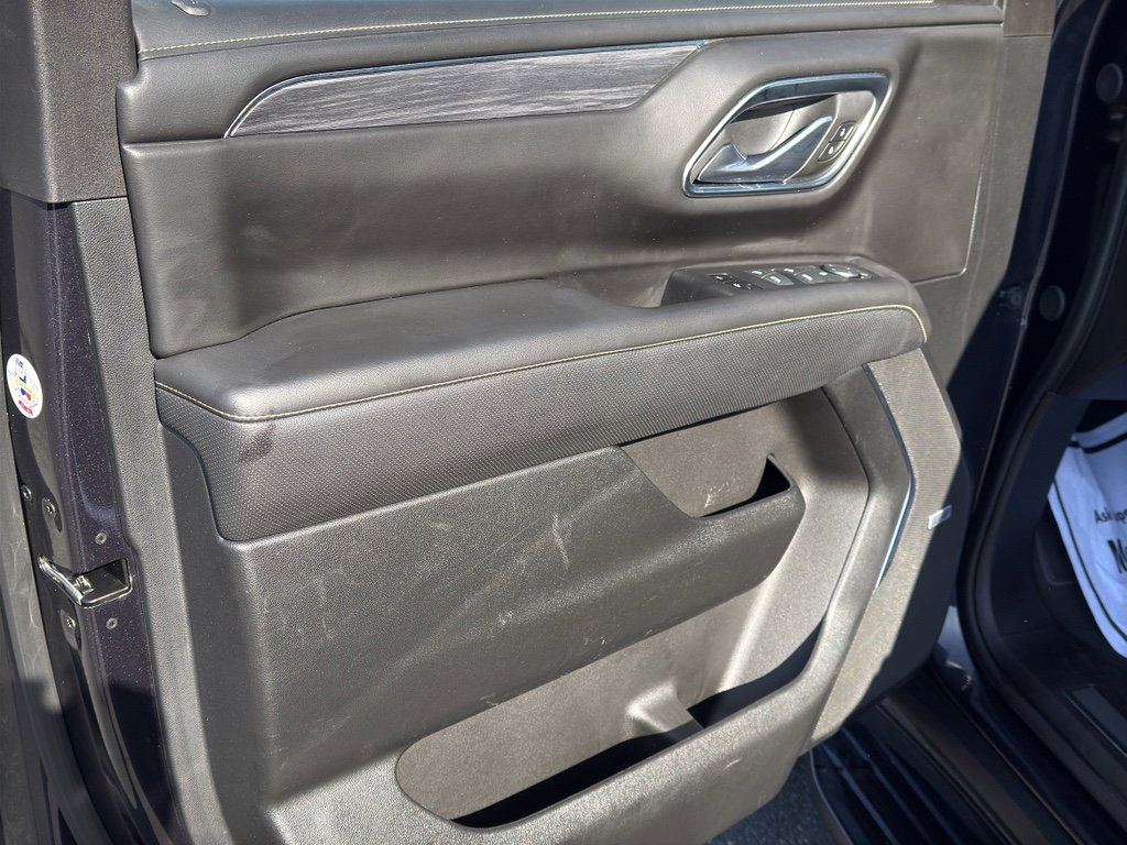 Used 2024 GMC Yukon XL SLT image 9