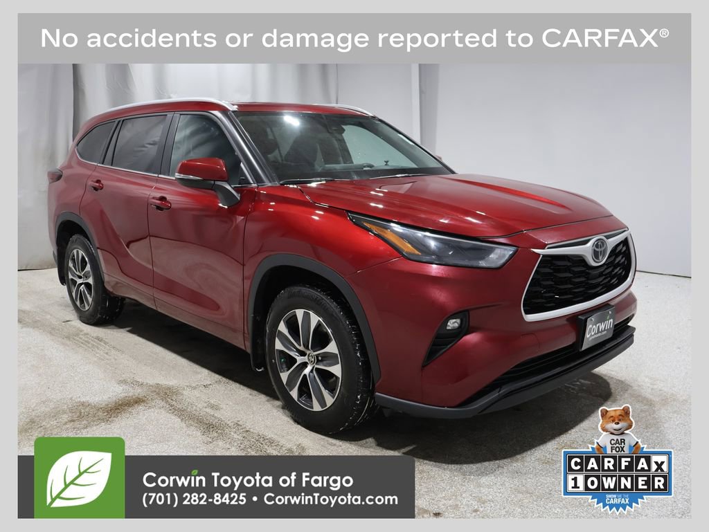 Used 2024 Toyota Highlander XLE image 1