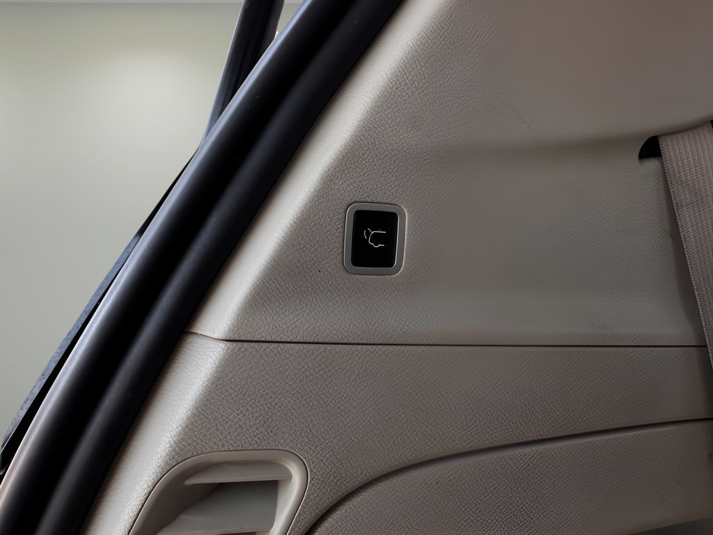Used 2022 Chrysler Pacifica Touring-L FWD image 25