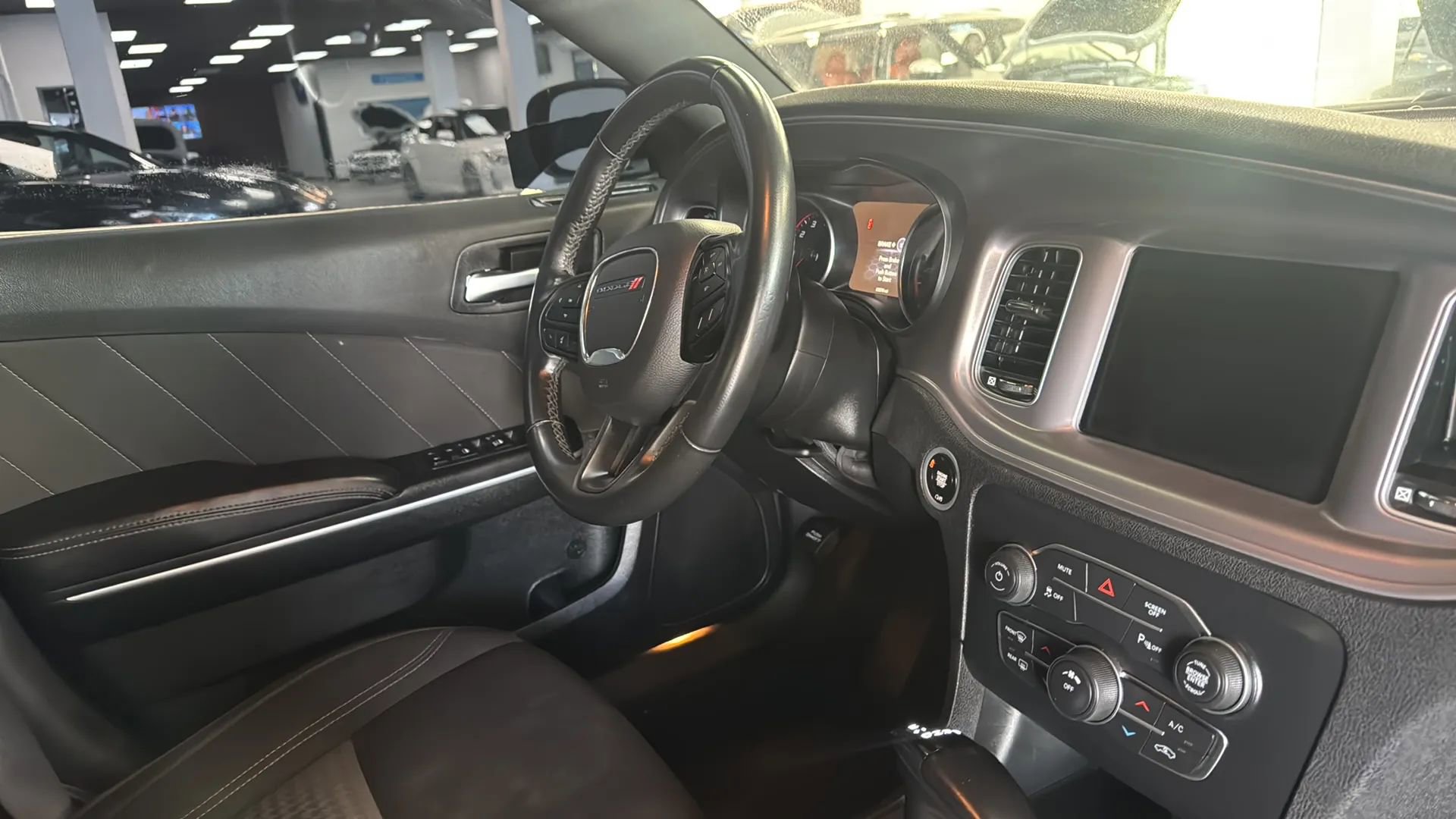 Used 2023 Dodge Charger SXT RWD image 12