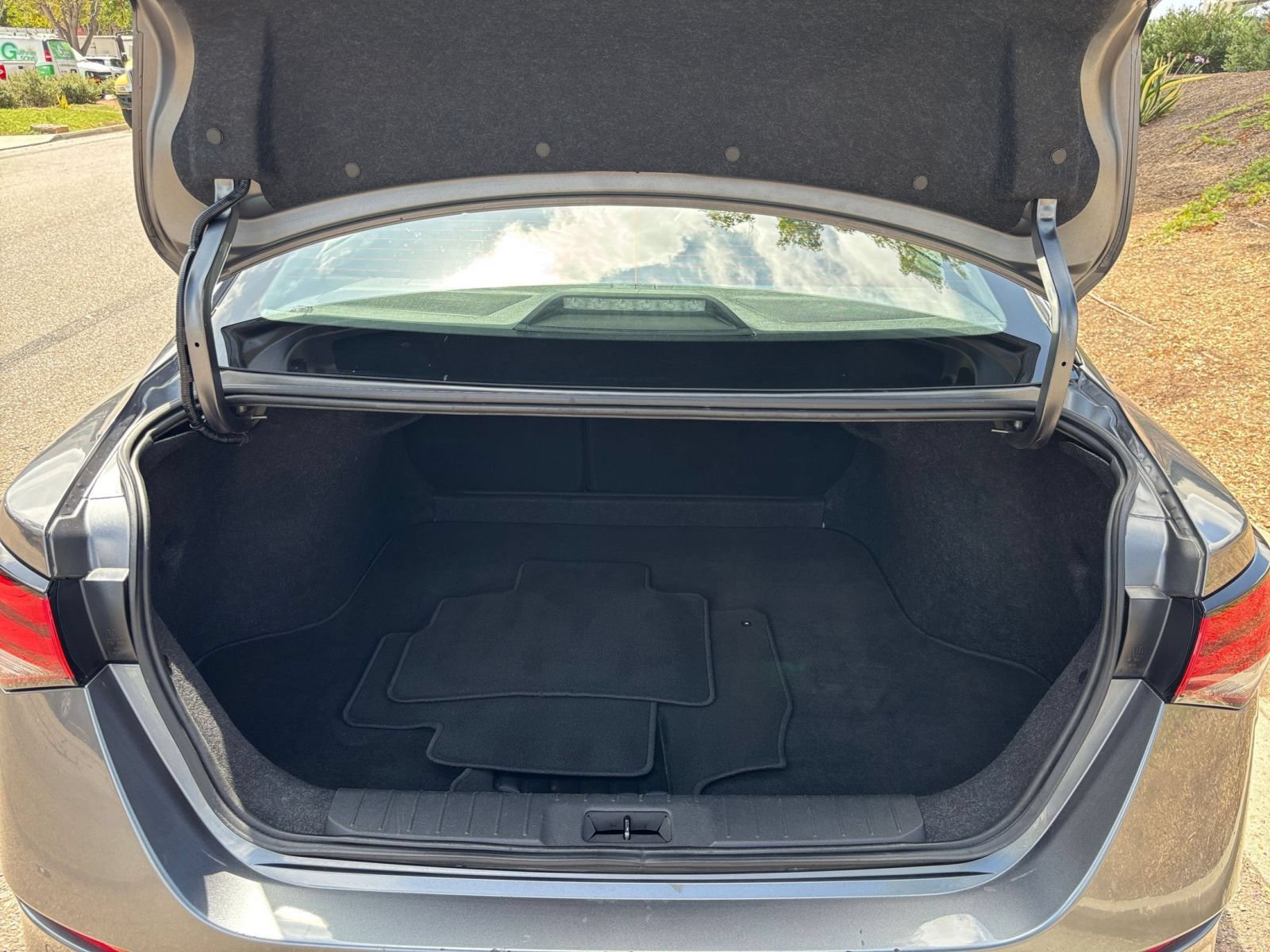 Used 2025 Nissan Sentra S FWD image 28