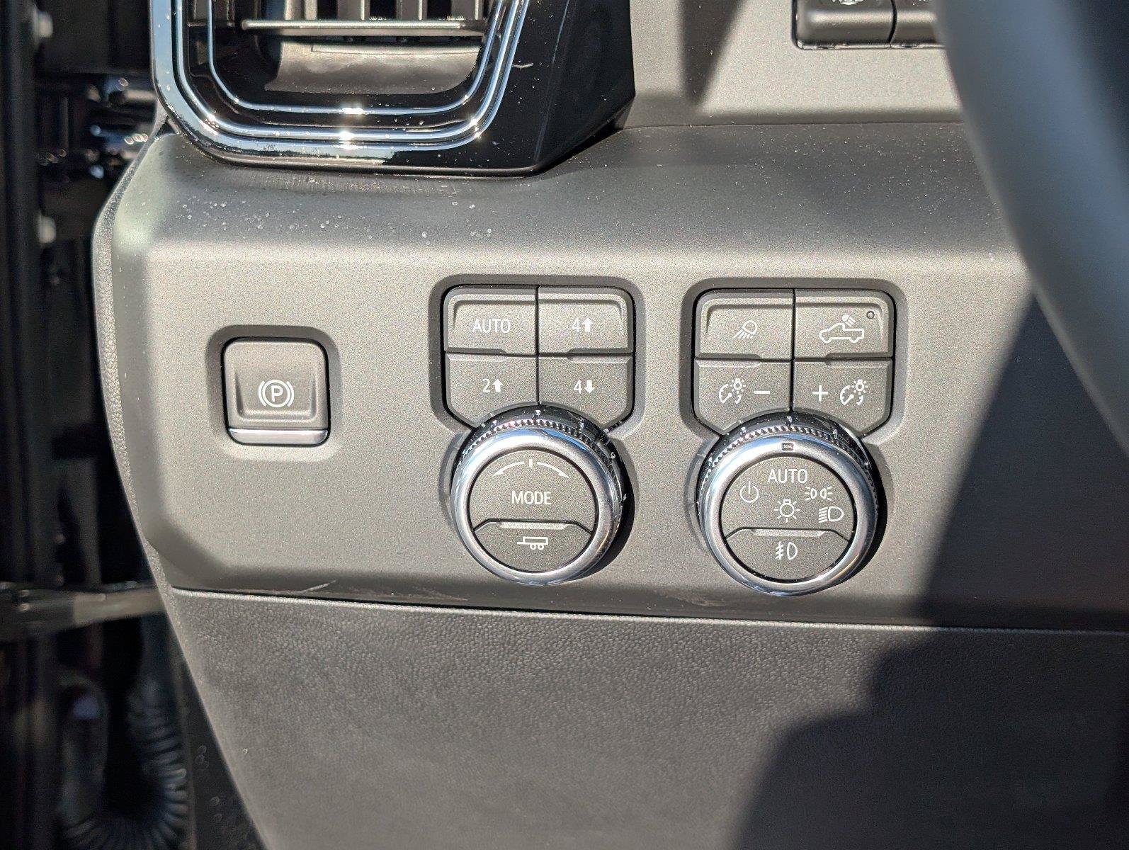 New 2026 GMC Sierra 1500 AT4 w/ AT4 Premium Package AWD/4WD image 31