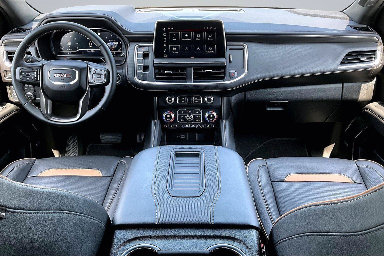 Used 2023 GMC Yukon XL AT4 w/ Technology Package AWD/4WD image 17