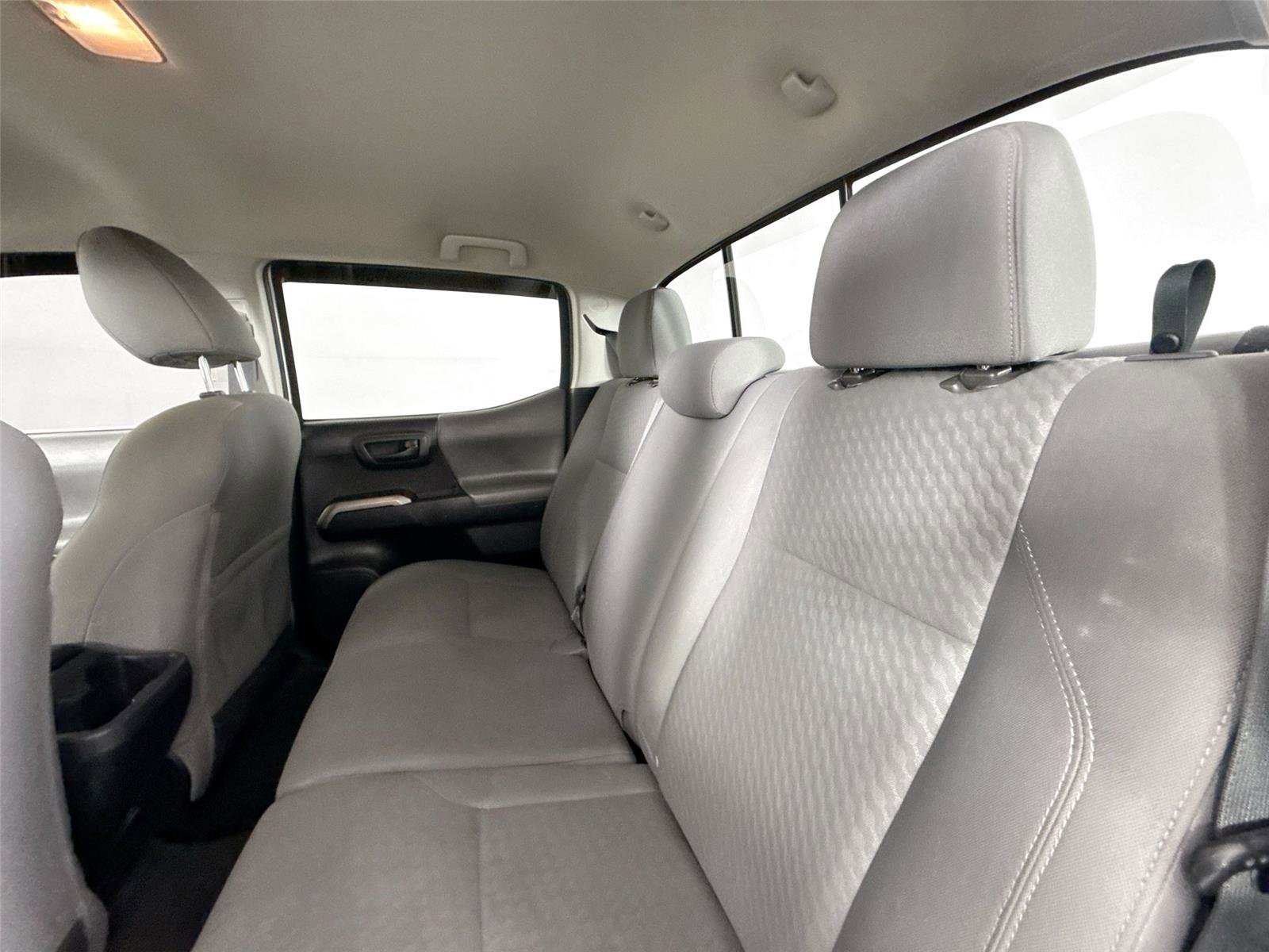 Used 2020 Toyota Tacoma SR5 AWD/4WD image 27